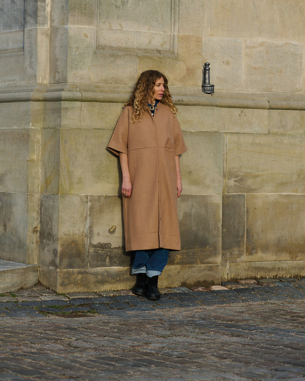 LA ROUGE ApS Anette Wool Cape - Long Jacket Camel