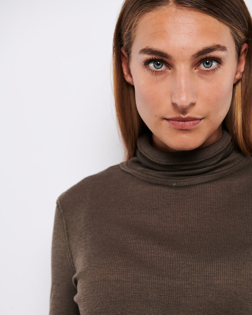 LA ROUGE ApS Marie Turtleneck Shirt Soil Brown